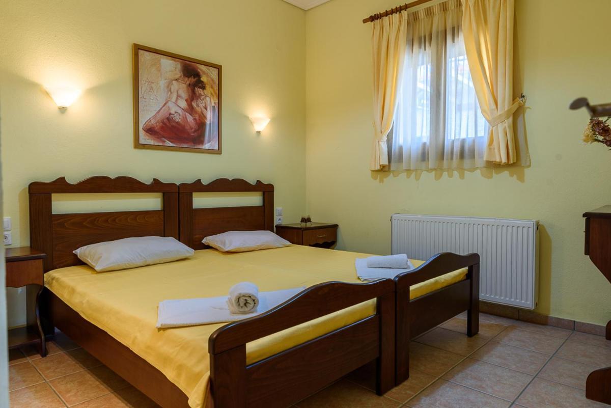 Leonidas Xinovrisi Exterior photo