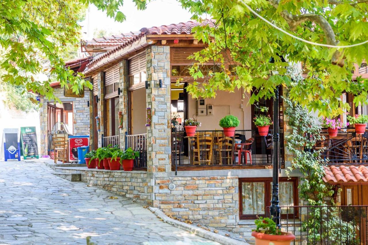 Leonidas Xinovrisi Exterior photo